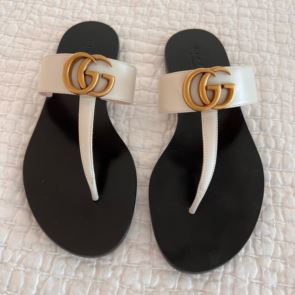 Gucci Marmont cream Sandals Thongs Flat Flip Flops Leather Gold GG Logo EU 37.